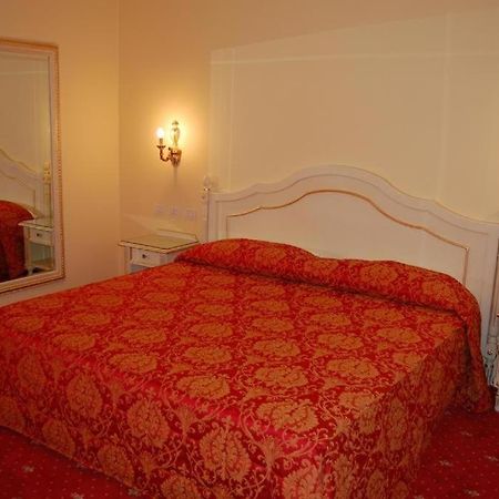 Hotel Motel Gold Calcinate Zewnętrze zdjęcie