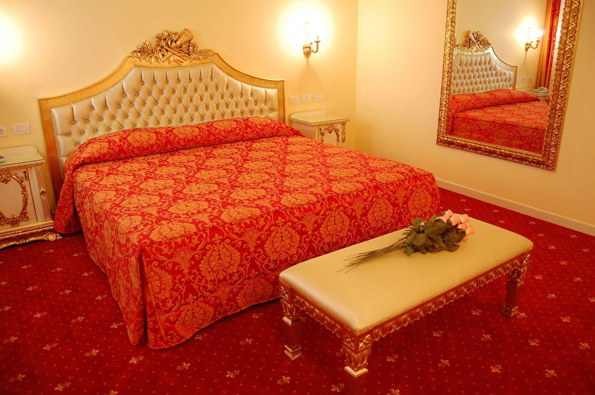 Hotel Motel Gold Calcinate Zewnętrze zdjęcie