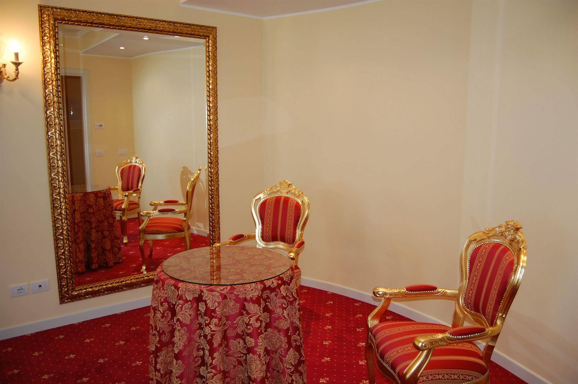 Hotel Motel Gold Calcinate Zewnętrze zdjęcie