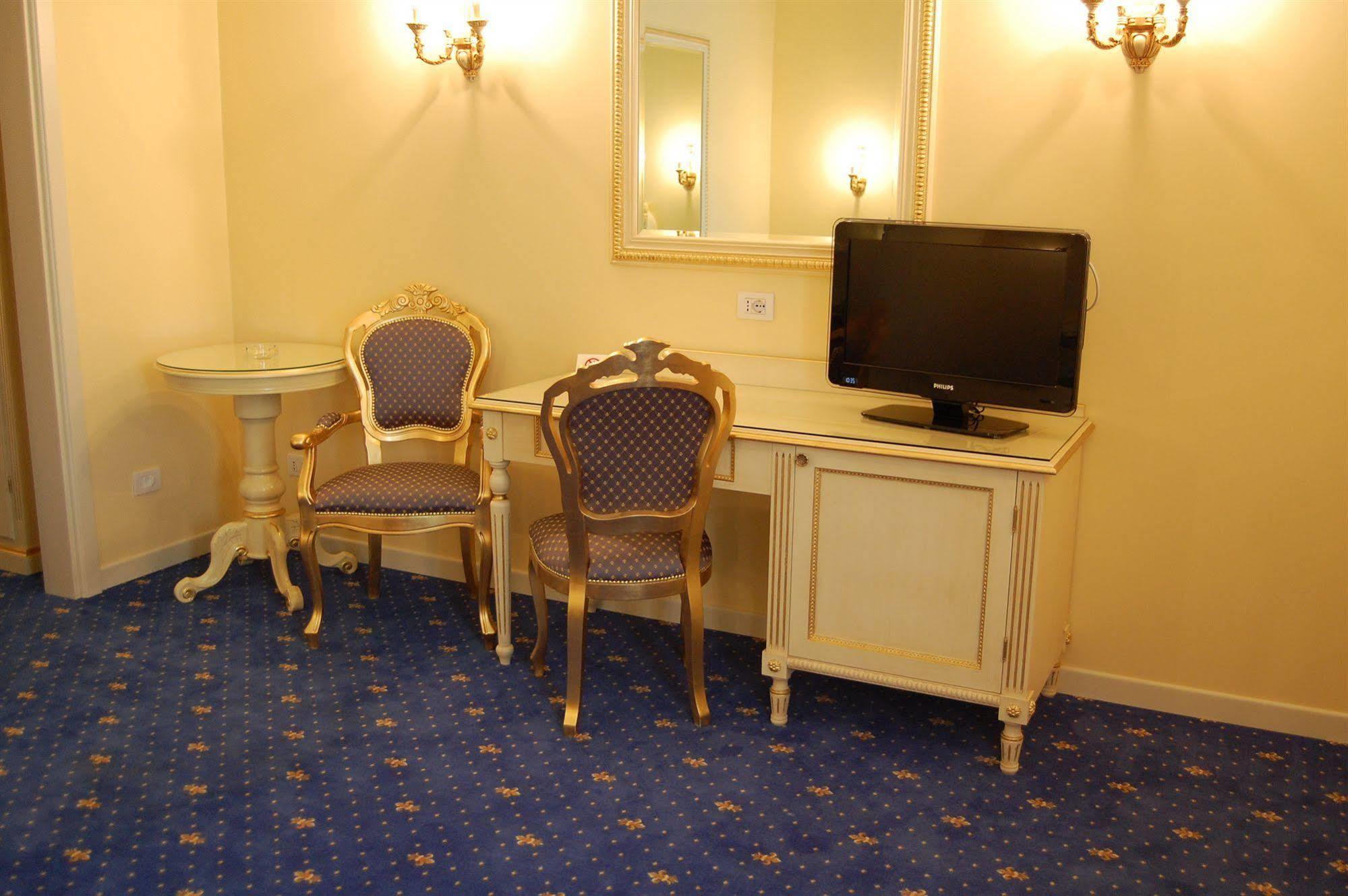 Hotel Motel Gold Calcinate Zewnętrze zdjęcie