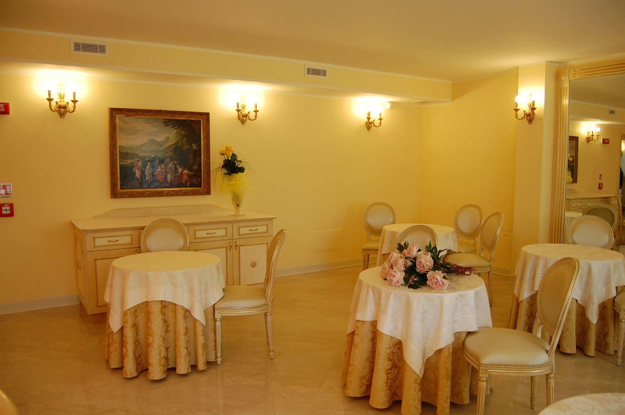 Hotel Motel Gold Calcinate Zewnętrze zdjęcie