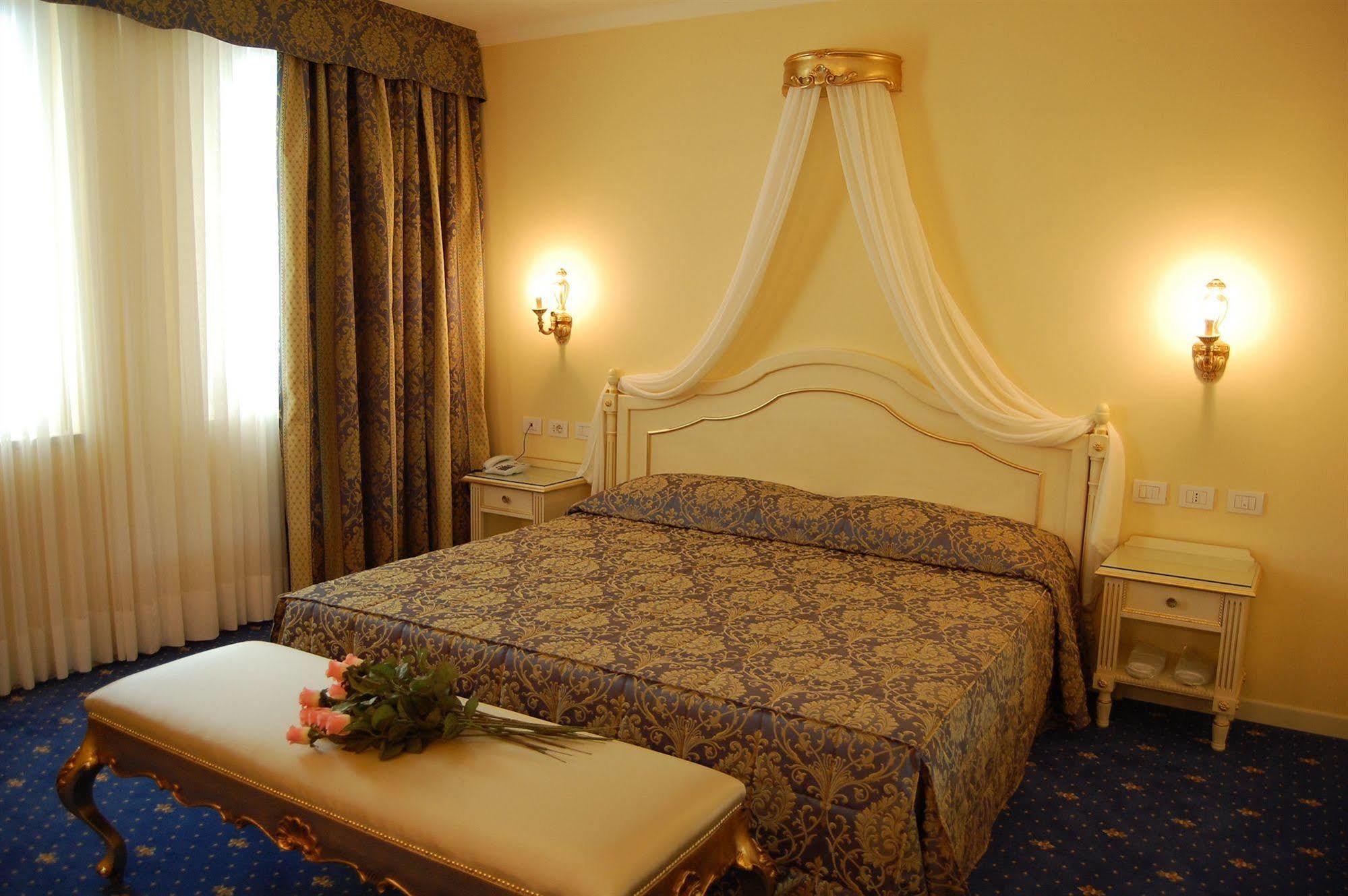Hotel Motel Gold Calcinate Zewnętrze zdjęcie