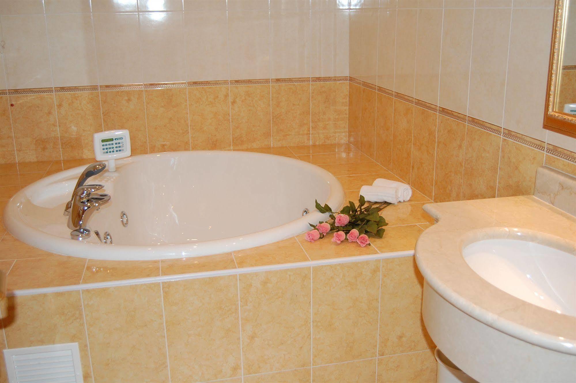 Hotel Motel Gold Calcinate Zewnętrze zdjęcie
